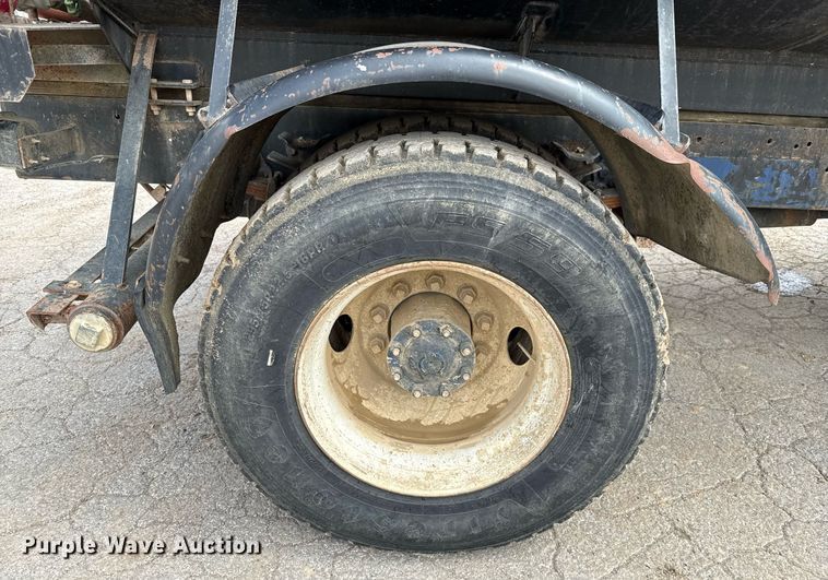 image for item ED5592 1988 Ford L8000 water truck