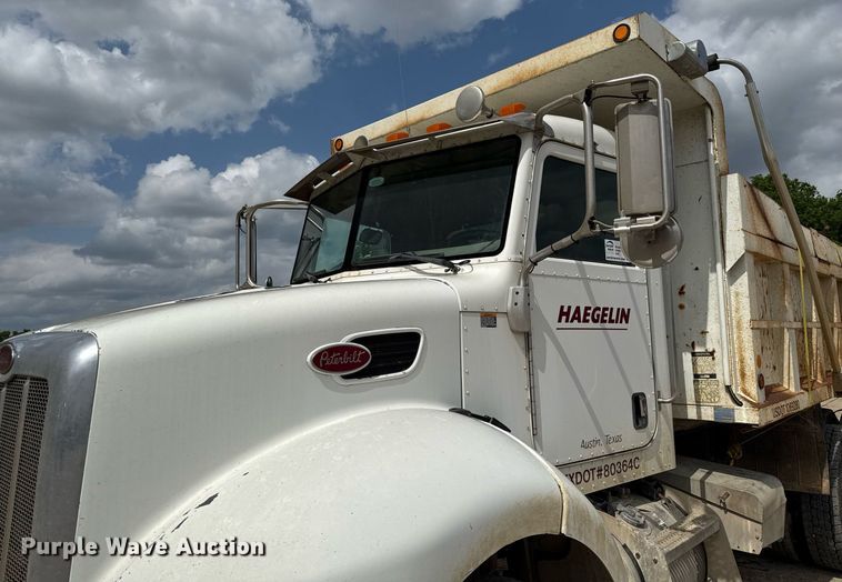 image for item ED5593 2006 Peterbilt 335 dump truck