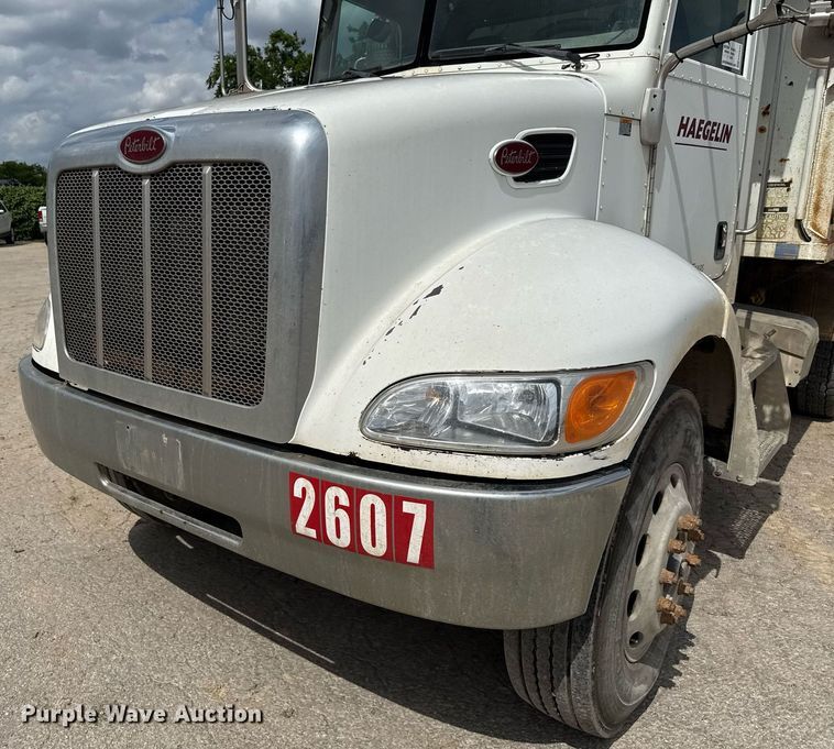 image for item ED5593 2006 Peterbilt 335 dump truck