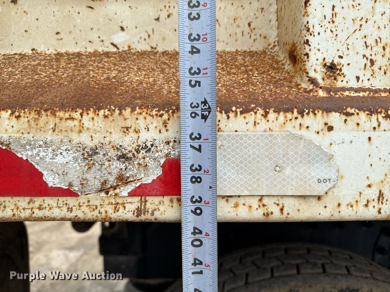 image for item ED5593 2006 Peterbilt 335 dump truck