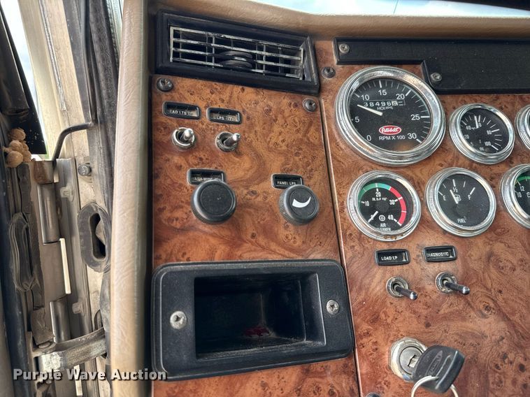 image for item ED5593 2006 Peterbilt 335 dump truck