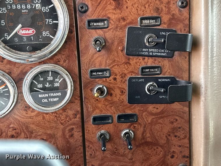 image for item ED5593 2006 Peterbilt 335 dump truck