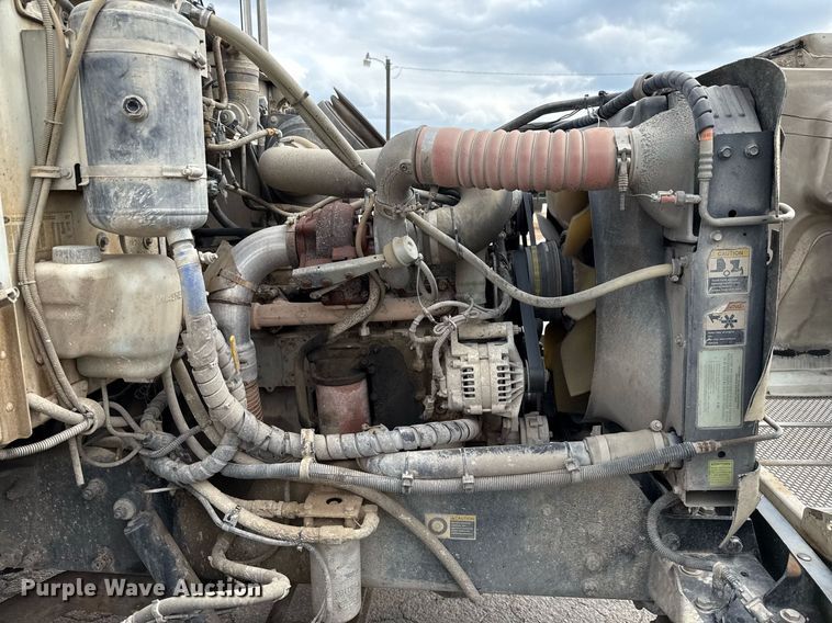 image for item ED5593 2006 Peterbilt 335 dump truck