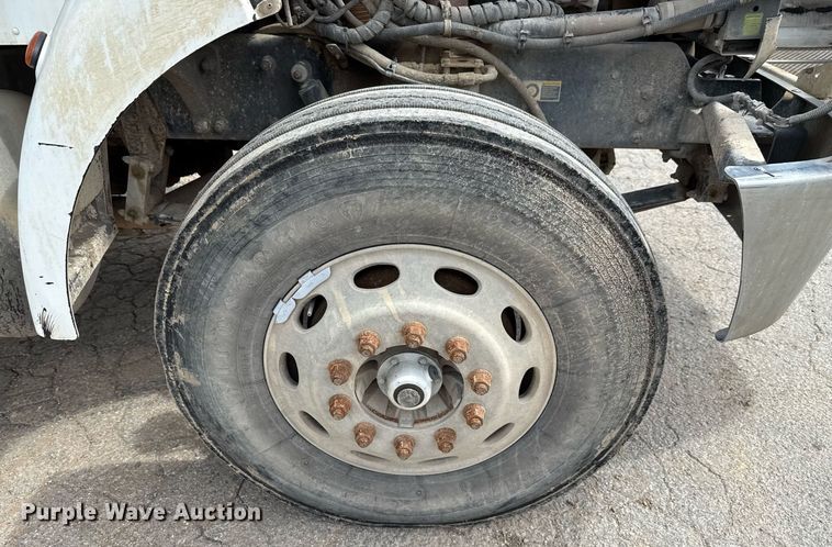 image for item ED5593 2006 Peterbilt 335 dump truck