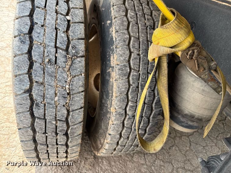 image for item ED5593 2006 Peterbilt 335 dump truck