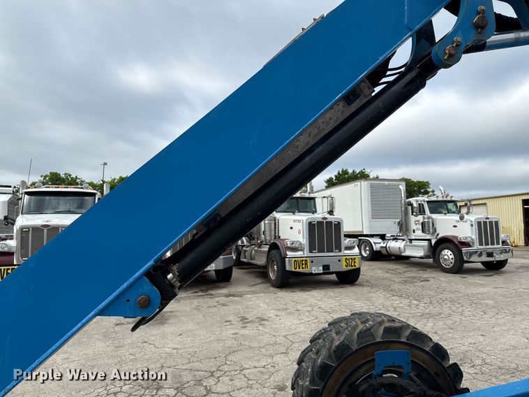 image for item ED5594 2006 Genie Z-135/70 boom lift