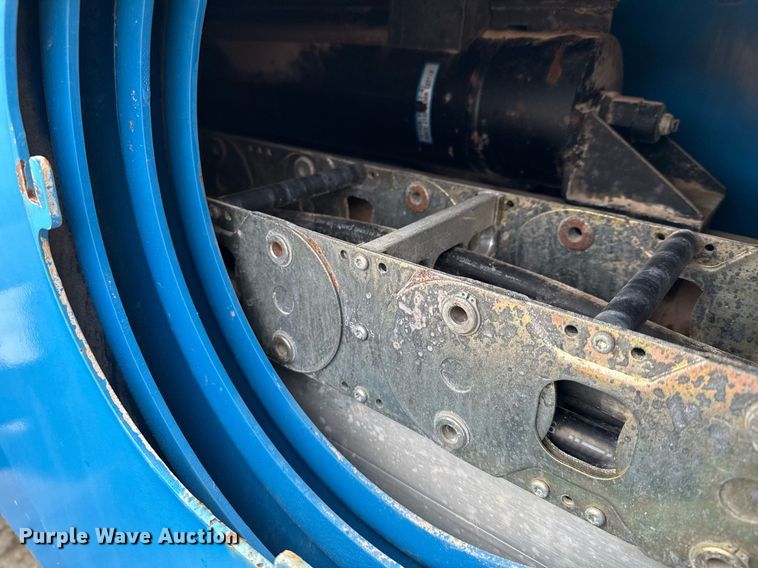 image for item ED5594 2006 Genie Z-135/70 boom lift