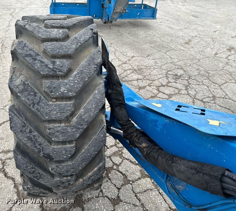 image for item ED5594 2006 Genie Z-135/70 boom lift