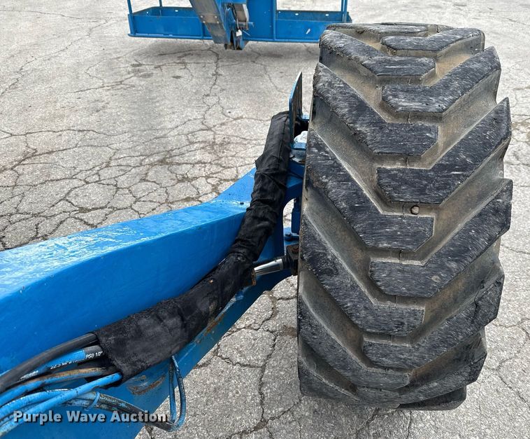 image for item ED5594 2006 Genie Z-135/70 boom lift