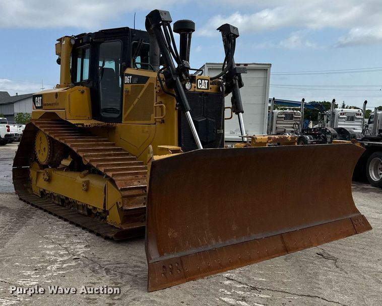 image for item ED5595 2017 Caterpillar D6T LGP dozer