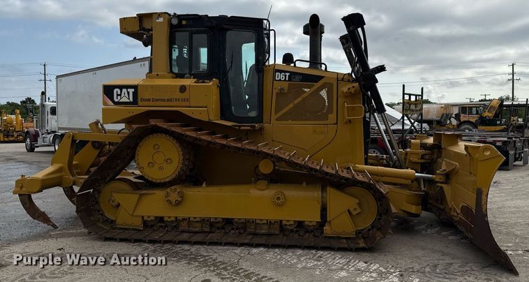 image for item ED5595 2017 Caterpillar D6T LGP dozer