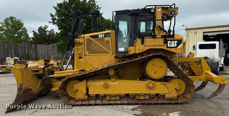 image for item ED5595 2017 Caterpillar D6T LGP dozer