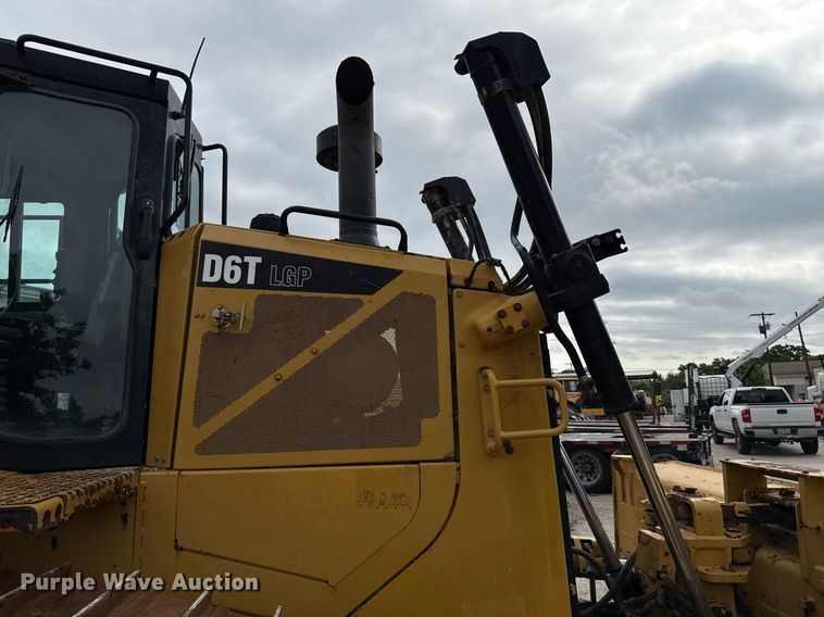 image for item ED5595 2017 Caterpillar D6T LGP dozer