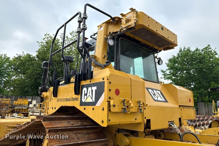 image for item ED5595 2017 Caterpillar D6T LGP dozer