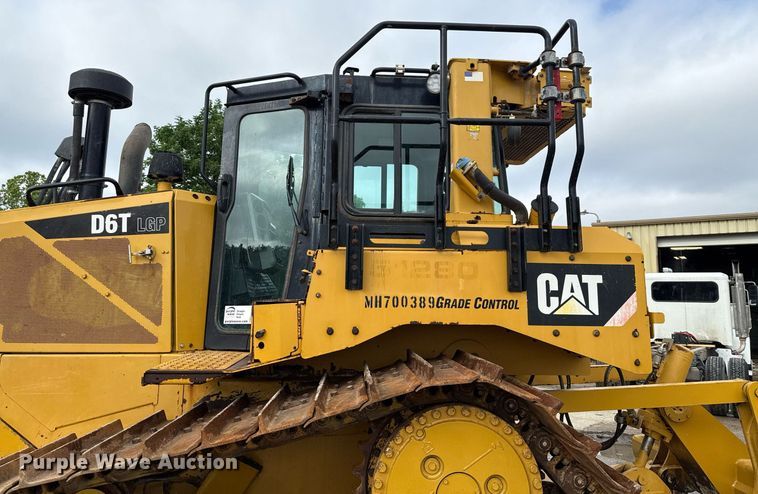 image for item ED5595 2017 Caterpillar D6T LGP dozer