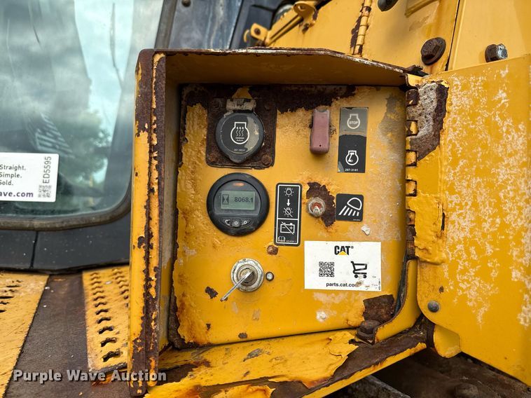 image for item ED5595 2017 Caterpillar D6T LGP dozer
