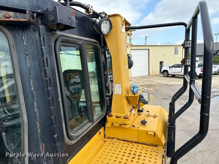 image for item ED5595 2017 Caterpillar D6T LGP dozer