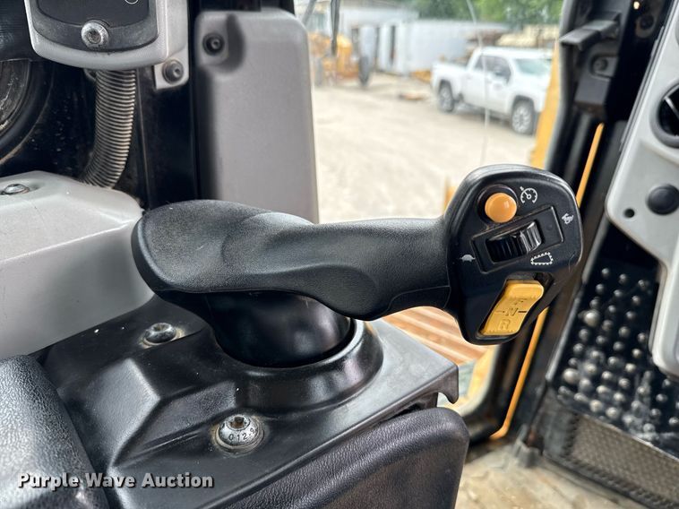 image for item ED5595 2017 Caterpillar D6T LGP dozer