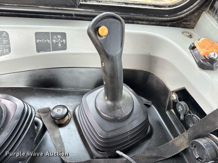 image for item ED5595 2017 Caterpillar D6T LGP dozer