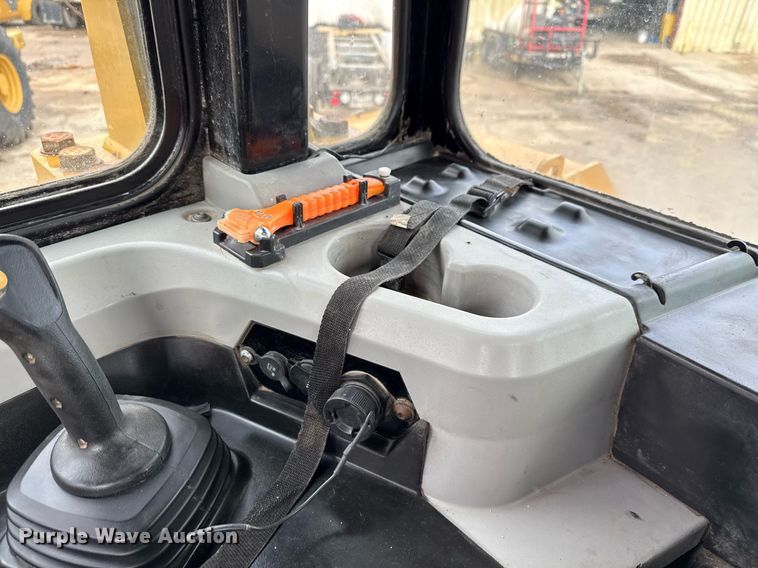 image for item ED5595 2017 Caterpillar D6T LGP dozer