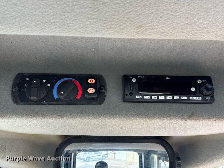 image for item ED5595 2017 Caterpillar D6T LGP dozer