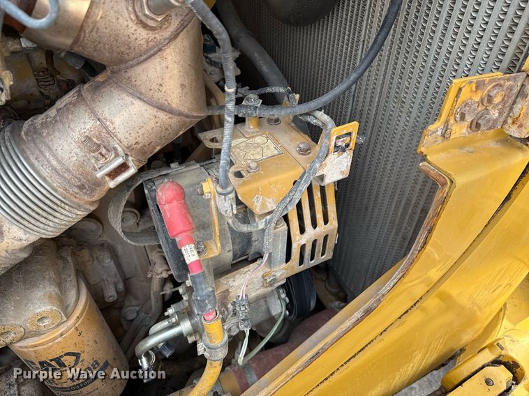 image for item ED5595 2017 Caterpillar D6T LGP dozer