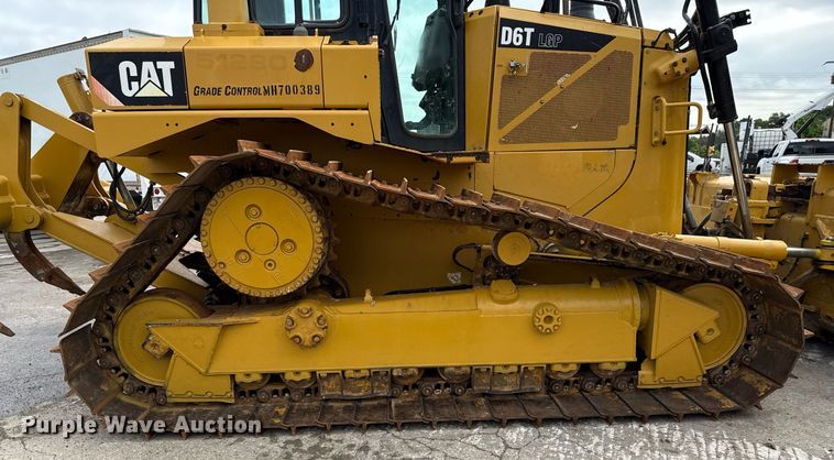 image for item ED5595 2017 Caterpillar D6T LGP dozer