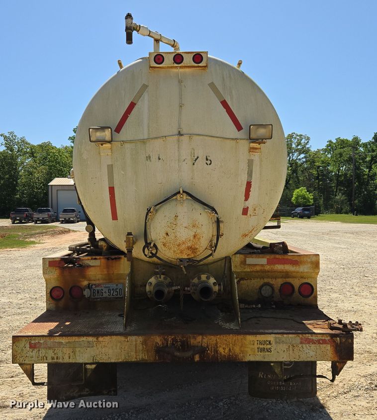 image for item EF2991 2003 Mack CV713 kill truck