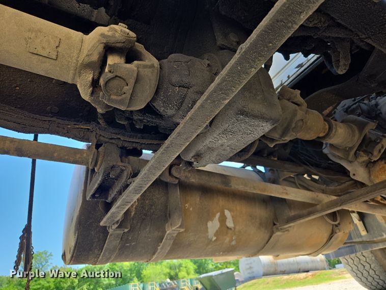 image for item EF2991 2003 Mack CV713 kill truck