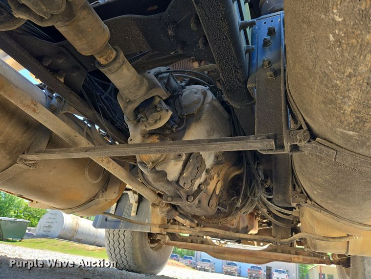 image for item EF2991 2003 Mack CV713 kill truck