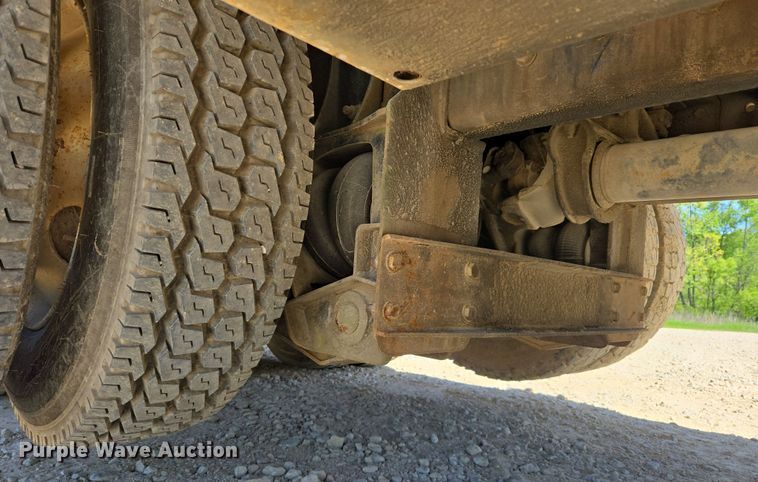 image for item EF2991 2003 Mack CV713 kill truck