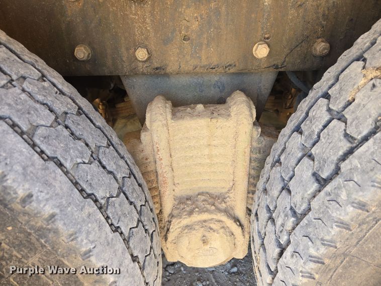 image for item EF2991 2003 Mack CV713 kill truck