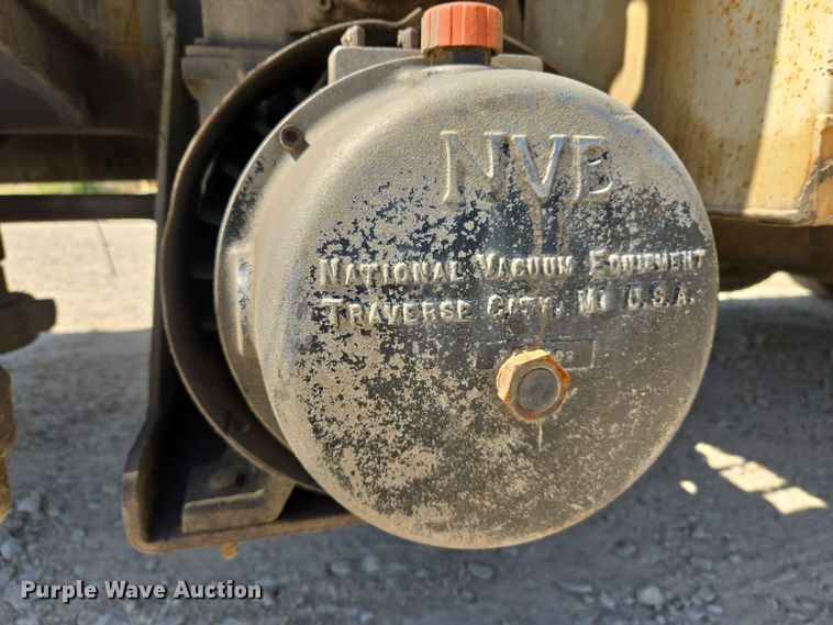 image for item EF2991 2003 Mack CV713 kill truck