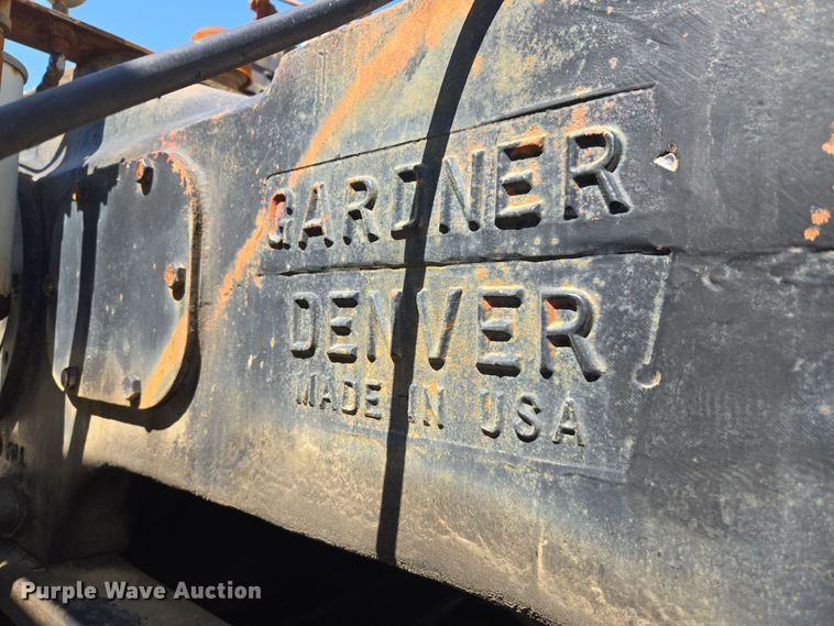 image for item EF2991 2003 Mack CV713 kill truck