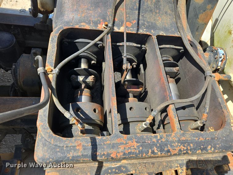 image for item EF2991 2003 Mack CV713 kill truck