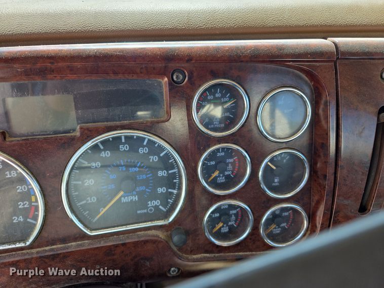 image for item EF2991 2003 Mack CV713 kill truck