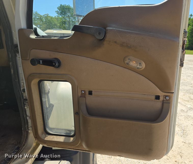 image for item EF2991 2003 Mack CV713 kill truck