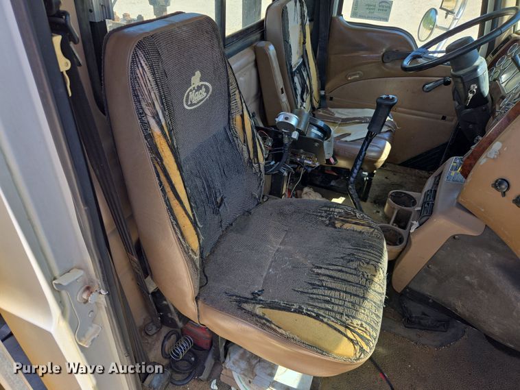 image for item EF2991 2003 Mack CV713 kill truck