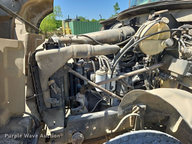 image for item EF2991 2003 Mack CV713 kill truck