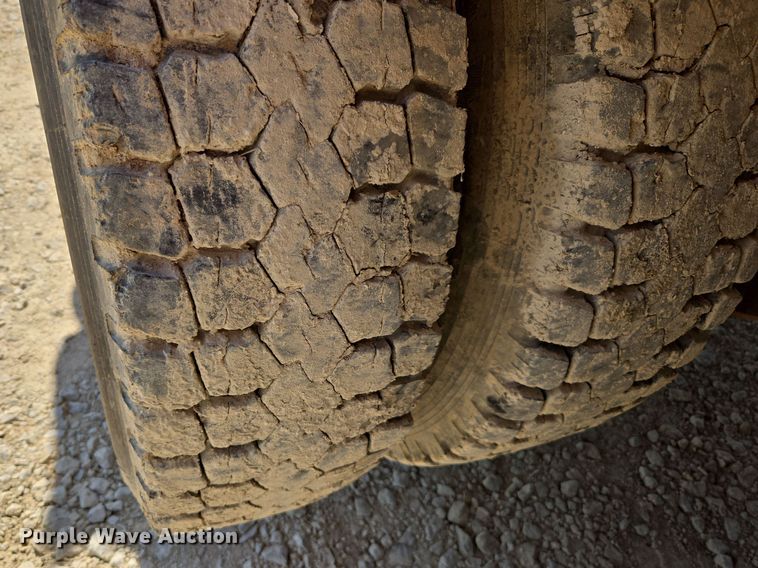 image for item EF2991 2003 Mack CV713 kill truck