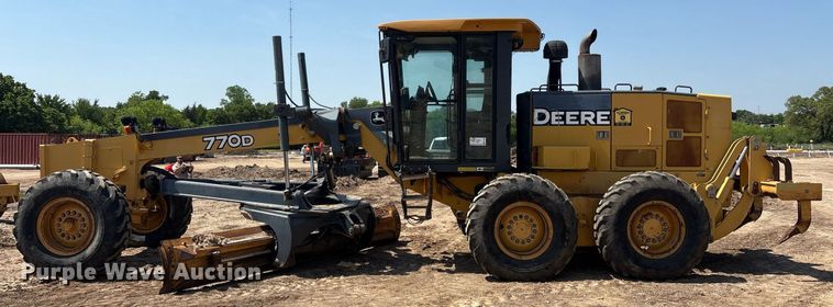 image for item EF3005 2009 John Deere 770D motor grader