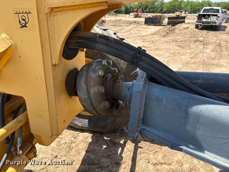 image for item EF3005 2009 John Deere 770D motor grader