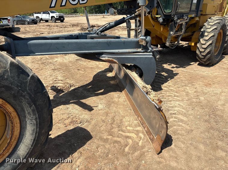 image for item EF3005 2009 John Deere 770D motor grader