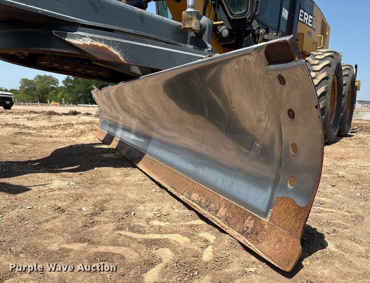 image for item EF3005 2009 John Deere 770D motor grader