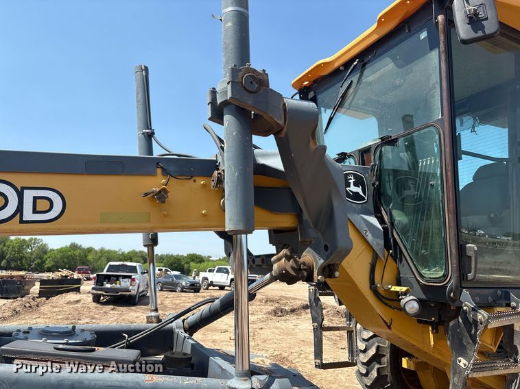 image for item EF3005 2009 John Deere 770D motor grader