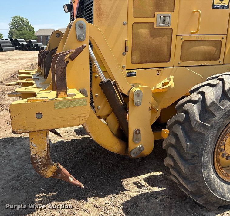 image for item EF3005 2009 John Deere 770D motor grader