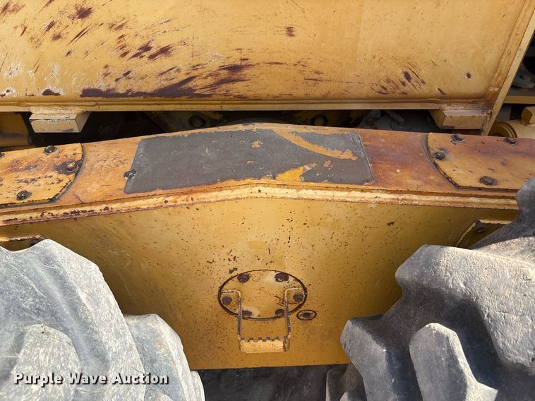 image for item EF3005 2009 John Deere 770D motor grader