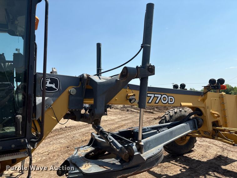 image for item EF3005 2009 John Deere 770D motor grader