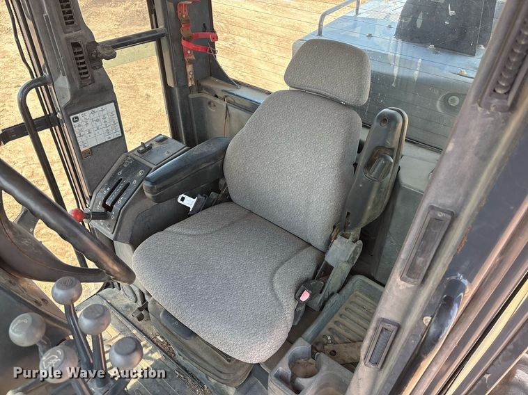 image for item EF3005 2009 John Deere 770D motor grader