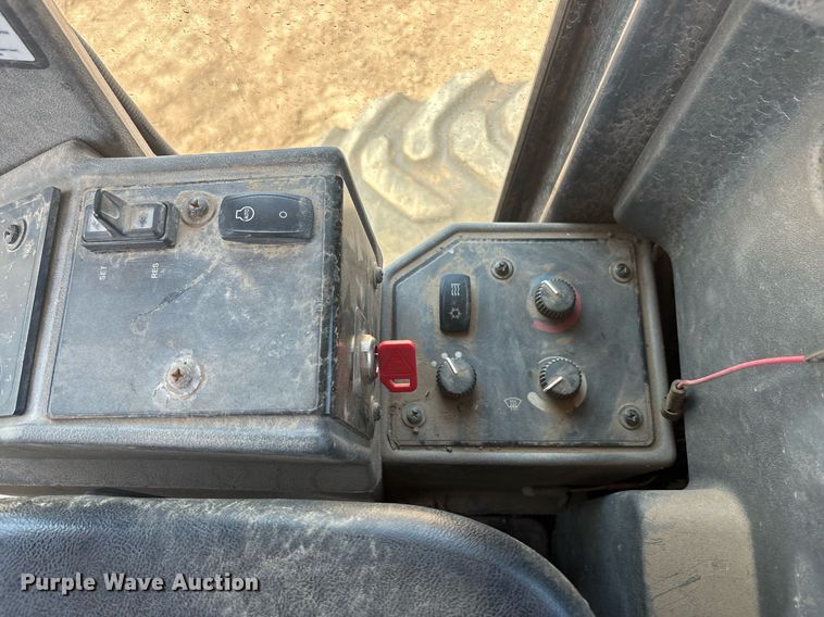 image for item EF3005 2009 John Deere 770D motor grader